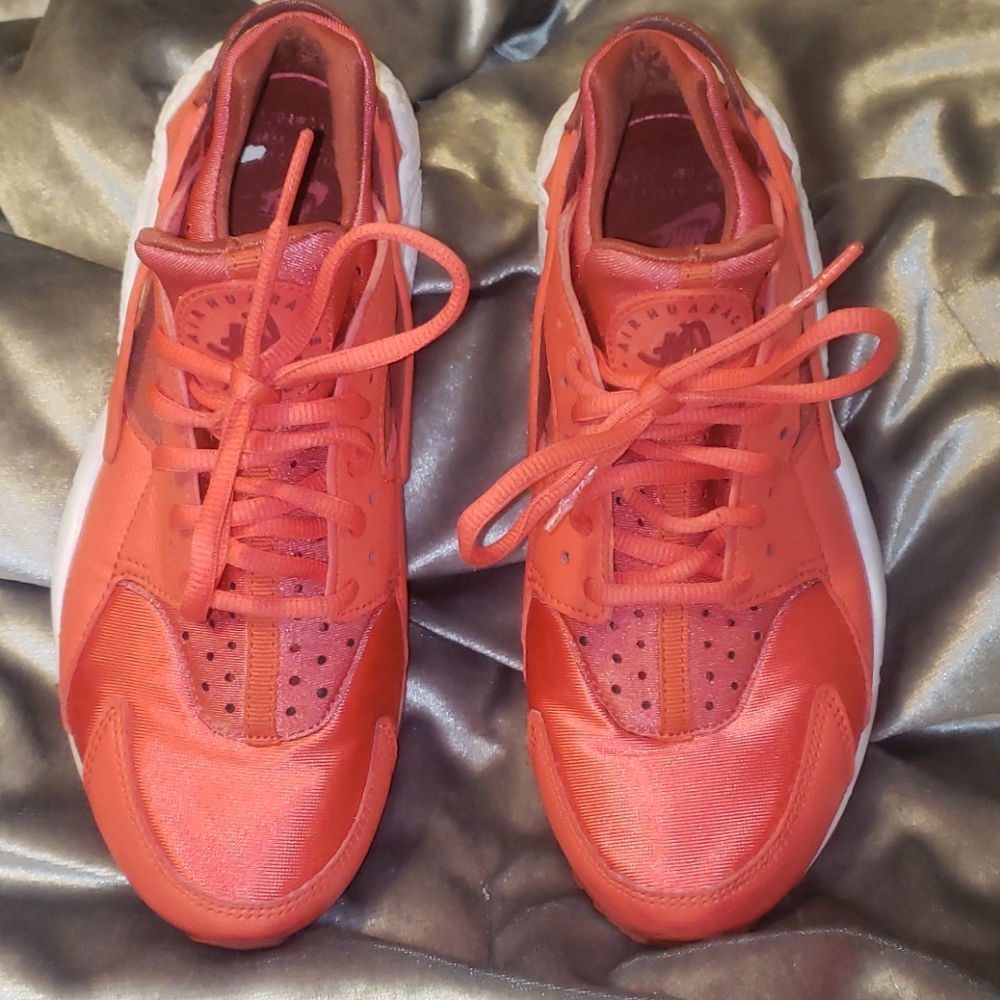 **SOLD**Nike Hurache Salmon color tennis